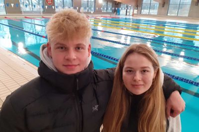 De to venner Sarah Abiltrup Bennetsen og Martin Kjær Thorsen har ikke kun interessen for svømning til fælles. De har også fødselsdag 29. februar og kan i næste uge for fjerde gang blive fejret på den dag i kalenderen, de er født.