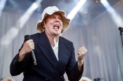 Andreas Odbjerg, der her ses ved sidste sommers Skive Festival forsøgte engang at bryde igennem i »X Factor«. Det er han ikke for stolt af ...