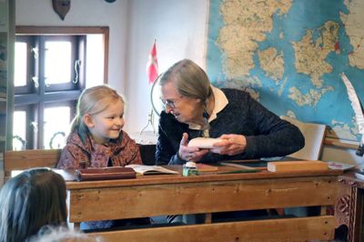 Liselotte Møller Pedersen fra Den Gamle Købmandsgård i Uhre er nu klar med nyt om den næste udstilling i museet, der er drevet af frivillighed.