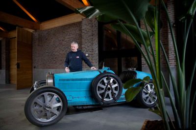 Blandt kronjuvelerne i Marc Vogels Bugatti-samling er denne type 35 fra 1924. Den har en tophastighed på 250 km/t og er den bilmodel, der har vundet flest grandprix-titler nogensinde.