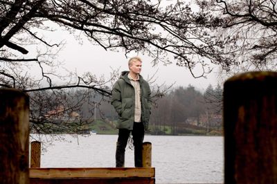 47-årige Christian Borregaard fik sin tv-debut i boligprogrammet »Hammerslag«. De seneste otte år har han været vært i »Beliggenhed, beliggenhed, beliggenhed«, der bliver sendt på TV2.