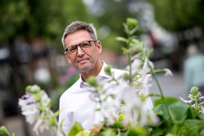 Jesper Vahr voksede op i Hammerum, men havde en udlængsel, der gennem hele hans voksenliv er blevet indfriet i den danske udenrigstjeneste.