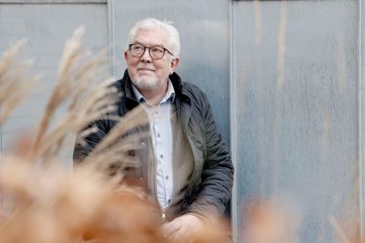 Kærlighed kan bygge én op og rive én ned. Det river og flår, mener Svend Erik Søgaard