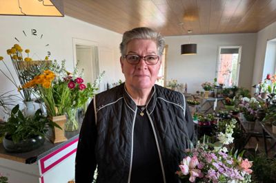 Kærligheden og opbakningen fra kunderne var stor, da Hanne Vestergaards blomsterbutik i februar brændte ned.