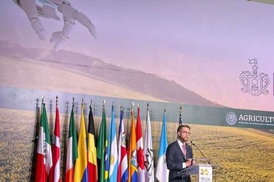 Bjarne Nielsen står på talerstolen til Foro Global Agroalimentario-kongressen i Guadalajara, Jalisco, Mexico 31. oktober sidste år. Han deltog i kongressen som moderator for en paneldebat om bæredygtig fødevareproduktion. Kongressen var arrangeret af den mexicanske brancheorganisation, der kan sammenlignes med den danske pendant Landbrug & Fødevarer.