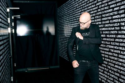 Fermatens leder, Nicki Quist, ynder at spille oldboys-fodbold i sin fritid. Han er også begyndt til golf, men det har indtil nu været med lidt blandet succes.