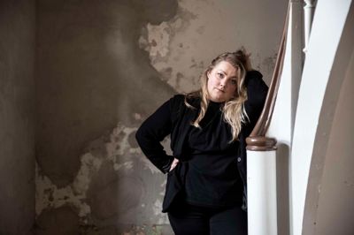 Line Nordentoft slapper bedst af i et lille sommerhus ved vestkysten.