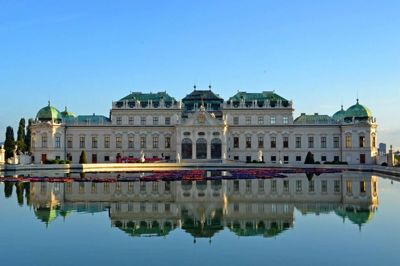 Wien gør sig i smukke slotte, omgivet af eventyrlige parkanlæg. Vi kommer omkring både Schönbrunn og Belvedere.