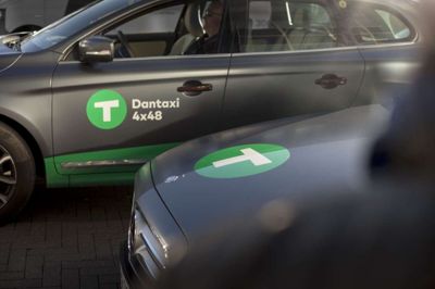 Taxaselskabet Dantaxi forsøger at imødekomme taxa-efterspørgslen til Herning Rocker ved at hente forstærkninger fra nabobyerne.
