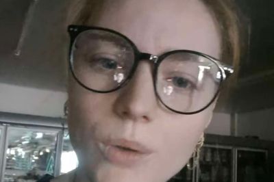 Daglig leder i Min Købmand i Hodsager, Mathilde Estrup Pedersen, var hurtig til at få lavet en video, hun lagde ud på Facebook, da strømmen i butikken gik mandag morgen.