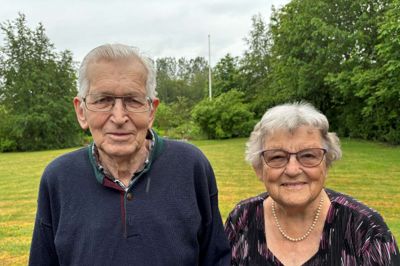 Ingrid og Jørgen Knudsen havde krondiamantbryllup 25. april, hvor Ingrid Knudsen fyldte 90 år. Festen holdes lørdag 1. juni i Vinding Missionshus.