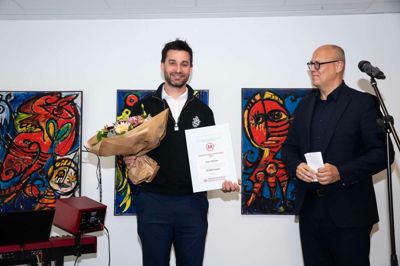 Frans Nielsen er og har været inspirationskilde for nuværende og kommende ishockeyspillere. Han modtog Midtvestjysk Sportspris af fondsbestyrelsesmedlem Albert Kusk.