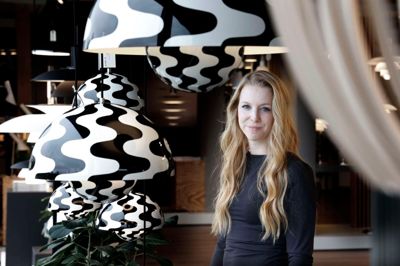 Linnea Jensen er sammen med sin bror, Christoffer, indehaver af Jensen Company som blandt andet forhandler designerlamper produceret af Louis Poulsen, som i år kan fejre 150-årsjubilæum.