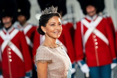 Grevinde Alexandra, der her ses ved dronning Margrethes 50-årsregentjubilæum, har ikke i sinde at eftergive eksmanden hans gæld.