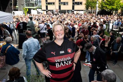 Kaja Kristensen var naturligvis på plads på torvet, da FC Midtjylland blev hyldet for det danske mesterskab i fodbold.