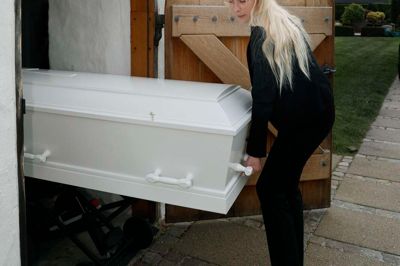 Jeg var beæret over at få lov til at følge et menneske på den sidste rejse fra kapellet til kirken og videre til krematoriet.