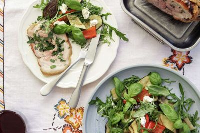 Porchetta med krydderurter og grillsalat. Foto fra bogen: Line Thit Klein/Free