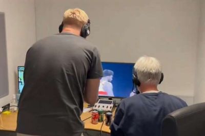 Lukas Høier-Jensenhavde svært ved at styre følelserne, da han kommenterede bronzeopgøret. Screendump: Europsort