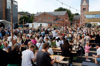 Herning Streetfood Festival blev et tilløbsstykke, som samlede mange mennesker på torvet, men ikke nødvendigvis på byens restauranter.