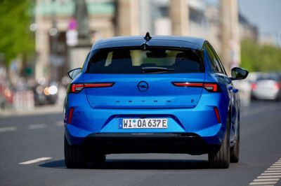 Opel har besluttet at sænke prisen på Astra Electric hatchback med 50.000 kroner, så den billigste variant nu koster 249.990 kroner. Det gør elbilen langt mere interessant end før. (PR-foto). Pr-Foto/Ritzau Scanpix