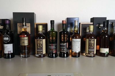 Flaskerne står klar til jubilæum fredag aften - de er alle 25 år gamle.