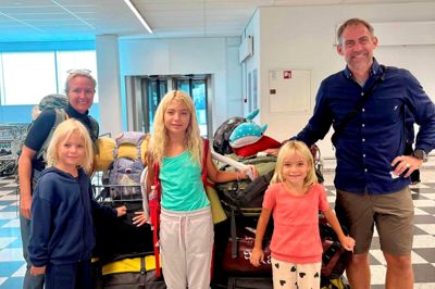 Familien Baden Lunn lige landet i Billund Lufthavn - mange oplevelser rigere og med stor lyst til at komme ud at opleve endnu mere af verden.