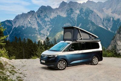 Den nye generation Volkswagen California er ny fra inderst til yderst. Denne gang er den ikke baseret på varevognen Transporter, men i stedet på den høje personbil Multivan. (PR-foto). Pr-Foto/Ritzau Scanpix