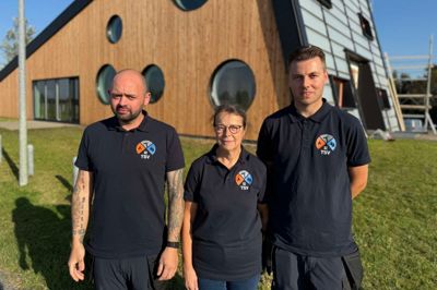 Kim Andersen (t.v.), Inge Bank Würtz og Nikki Secher Lange er tre af seks medejere af det nye firma Total Service Vest, der har fået hovedsæde på Aulumvej - øst for Sørvad.