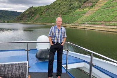 Elinstallatør, erhvervsrådsformand og brancheforeningsformand Søren Skræddergaard gik på pension i 2015 for at få mere tid til blandt andet rejser og familienærvær. Her på det, der blev hans sidste større rejse: et flodkrydstogt på Rhinen sidste år.