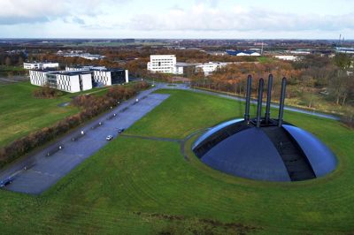Der er meget stor kunst i Herning - Manzoni, Carl-Henning Pedersen, Svend Wiig Hansen og så videre - men det er mere end noget andet »Elia«, der er blevet symbolet på byen.
