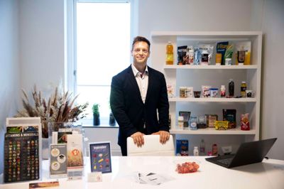 Når Torben Wadim ikke rådgiver folk, som ønsker at ændre livsstil, er han blandt andet dommer inden for fitness.