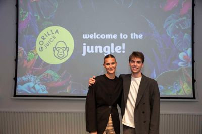 Iben Lang Nielsen og William Ulsted Hesel Jensen repræsenterede Bestseller og erhvervsskolen Viden Djurs ved konkurrencen, der blev afholdt i København 20. september