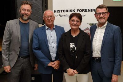 Sportslige resultater, muntre anekdoter, spændende menneskelige møder og fællesskaber blev mikset til en underholdende cocktail af Jimmy Bøjgaard, Verner Blaudzun, Liselotte Gøttsche og Helge Sander. Foto: Historisk Forening