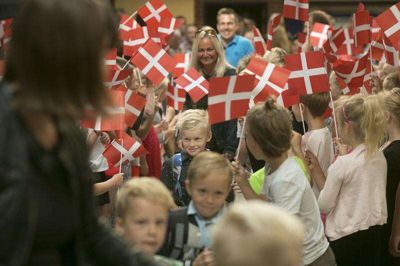 Forældre skal lære at slappe af og ikke være for ambitiøse på deres børns vegne. Overivrige forældre kan være med til at fremme børns mistrivsel i skolen, lød budskabet på konference i Hammerum.