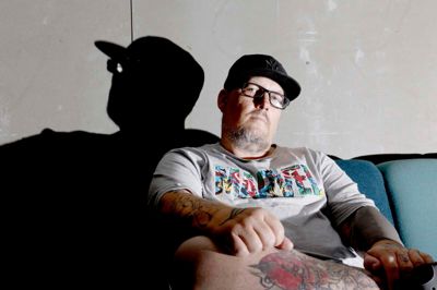 Han bliver 50 år, men er stadig 20 år inde under kasketten, siger Michael Bengtson, formand for Terminalen7400 i Herning.