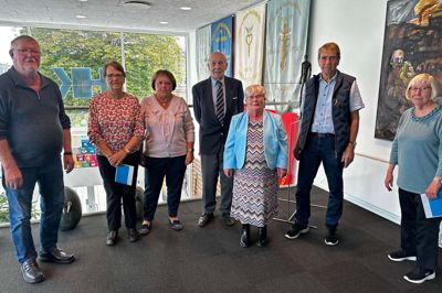 HK Midtvest hyldede sine medlemsjubilarer med fest. Her er det 60-årsjubilarerne Betty Irene Lambæk, Bodil Wigh Jensen, Hans Peter Bakkestrøm Gade, Jørgen Åge Jensen, Karen Slot Olesen, Peer Bak og Sonja Staulund.
