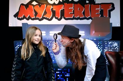 DR's »Ramasjang Mysteriet« har tidligere rykket ud i landet som her i Strøgcentret i Ikast for et par år siden. I efterårsferien kommer et koncept med gåder og poster til Herning midtby.