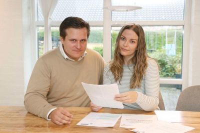 Thomas Henneberg og Sarah Thorup Rothmann var det første par der fortalte om deres oplevelser af Ikast-Brande Kommunes sagsbehandling. Siden har yderligere tre forældrepar til børn med handicap luftet deres utilfredshed.