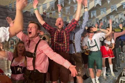 Så er det lige om lidt, at årets helt store fest går i gang i Feldborg. Torsdag begynder man at pynte op i hallen.