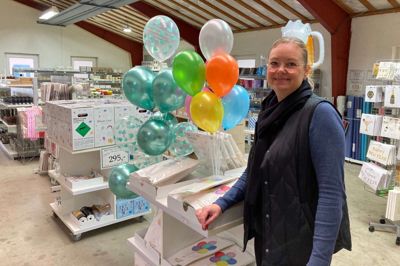 Balloner i alle former og farver er in. Det siger butikschef Marie Sejr.