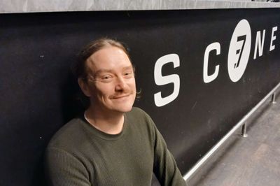 Stig Christensen er uddannet trommeslager. Efter mange år i København er han nu flyttet til Herning.