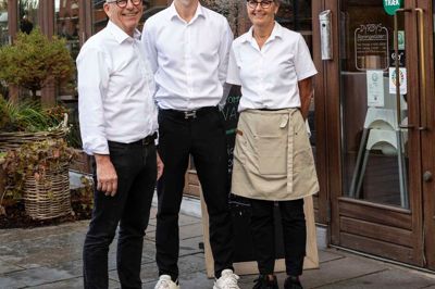 Café Dyrbys er ejet af Ole Jørgensen, Lene Dyrby samt parrets søn, Patrick Dyrby.