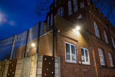 I Herning Arrest må de 18-19 indsatte i år tage til takke med en julegudstjeneste 18. december i stedet for på juleaftensdag, som der ellers har været en lang tradition for i arresten.