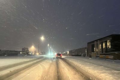 Vejene i og omkring Herning er ekstremt glatte her til morgen - især omkring til- og frakørsler på motorvejene.