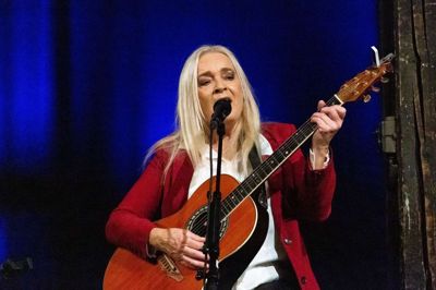 Anne Linnet har i flere år optrådt med julekoncerter som her på Remisen i Brande sidste år. På onsdag kan man opleve hende i Herning Kirke.