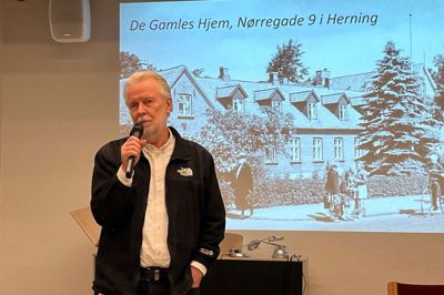 Erik Riiskjær har i Herning-bogen 2024 skrevet historien om sin mor, Ingeborg Riiskjær, som er født i Studsgård og siden blandt andet boede i Kibæk, inden hun til sidst kom på De Gamles Hjem i Herning.