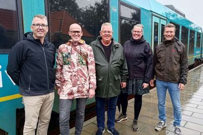 <em id="emphasis">Fra venstre ses H.C. Jørgensen, Karsten Moskjær Kofod, Mikael Würtz, Sofie Grods og Niels Henrik Jensen. Holdet er en del af toggruppen. Foto: Privatfoto</em>