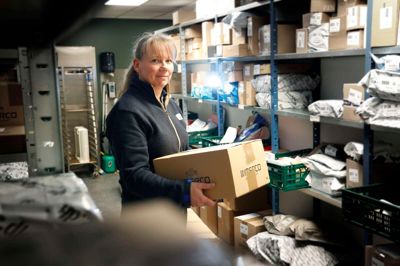 Hos Q8 i Tjørring har forretningschef Elisabeth Ravnholt Pedersen nu fået nok af nogle pakkekunder, der opfører sig udtilstedeligt over for hendes ansatte.