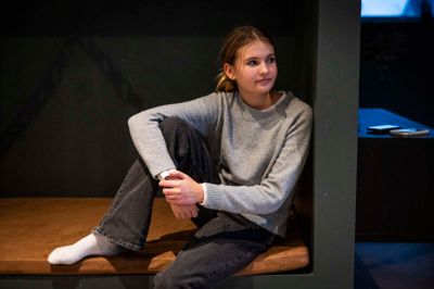 Madeline Gregersen har fundet tilbage til en næsten normal hverdag og har ingen smerter efter den voldsomme ulykke i oktober. Men oplevelsen sidder stadig dybt i hende, ligesom hun skal leve med arrene i resten af sit liv.