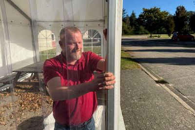 Det er ikke kun festttelte, der i år har solgt godt hos Kibæk Presenning. Også afdækningspresenning har der grundet nye regler fra nytår været øget efterspørgsel efter.